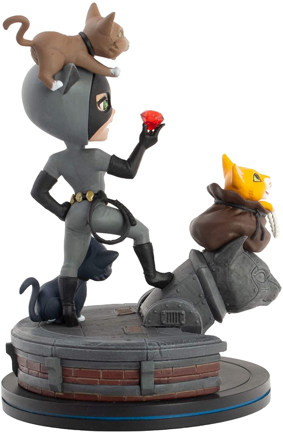 DC Comics Catwoman 5 Inch Q-Fig Elite Diorama