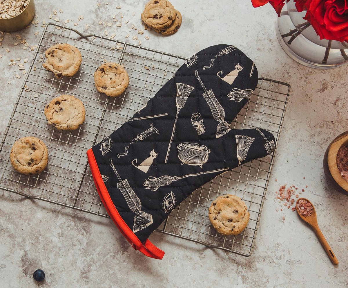 Disney Hocus Pocus Black Kitchen Oven Mitt Glove