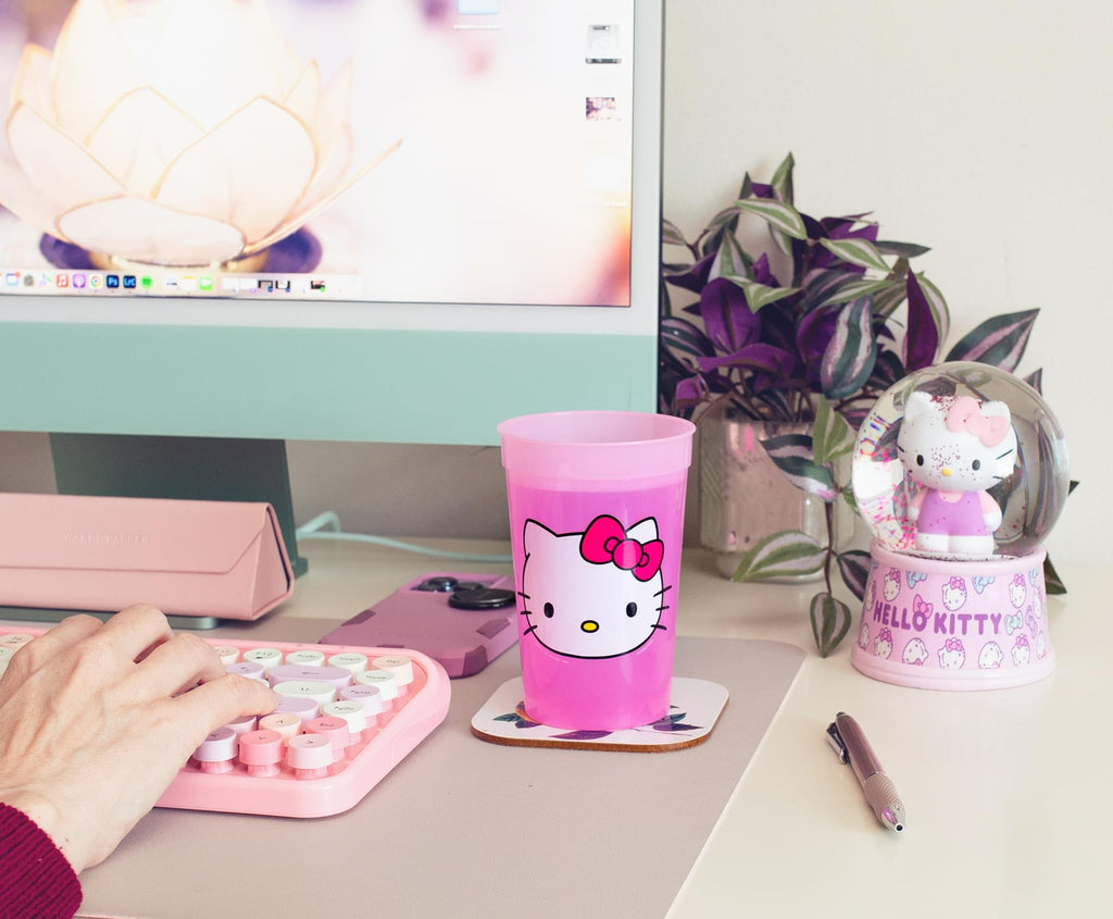 Sanrio Hello Kitty 4-Piece Color-Change Plastic Cup Set | Each Holds 15 Ounces