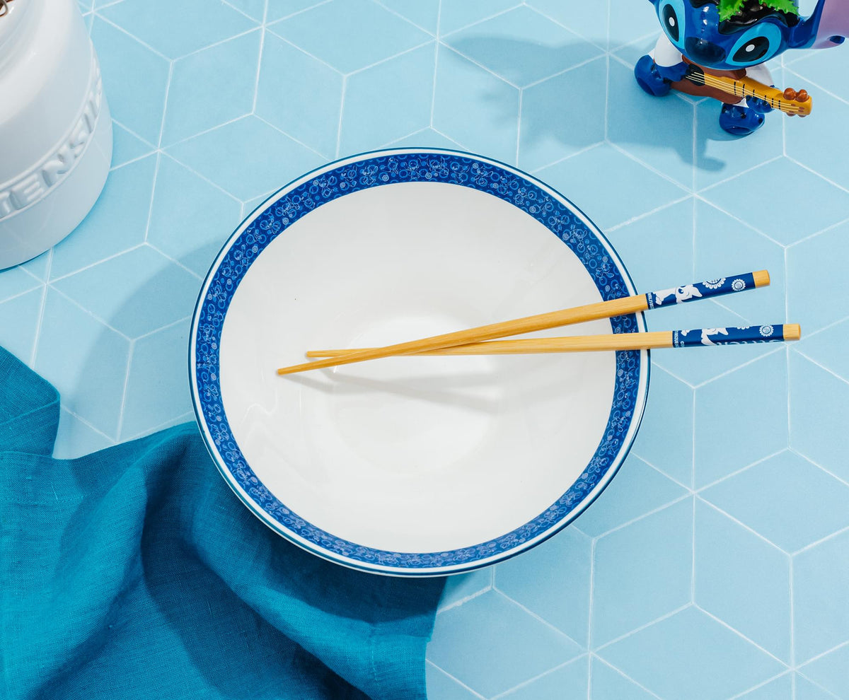 Disney Lilo & Stitch Poses 30-Ounce Ceramic Ramen Bowl and Chopstick Set